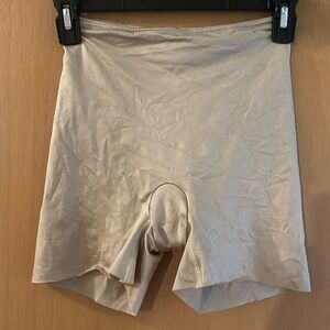 Spanx Women’s Shapewear Shorts Nude Cream Tan Size Small